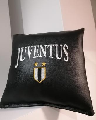 Cuscino Juve con ricamo due stelle