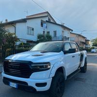 Dodge ram 1500 v8 hemi 4x4