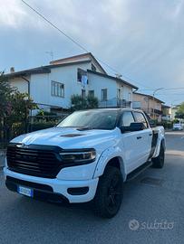 Dodge ram 1500 v8 hemi 4x4