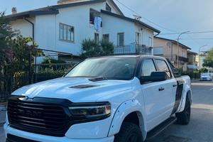 Dodge ram 1500 v8 hemi 4x4