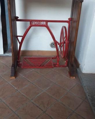 Tavolino / fioriera in legno realizzato con la bas