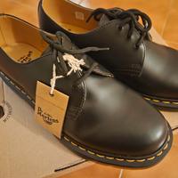 Dr. Martens 42