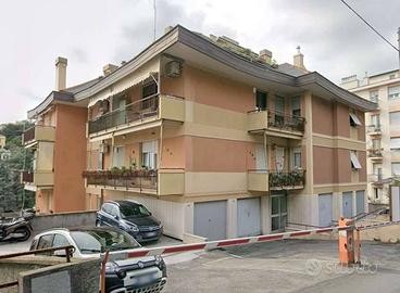 Appartamento di 100 m² con 5 locali a Genova