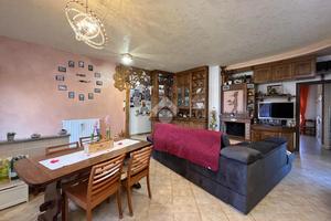 3 LOCALI A CASTEL VISCARDO