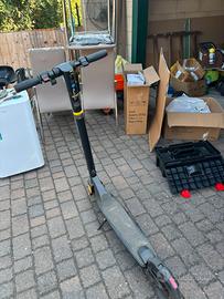 Monopattino Elettrico Lexgo R8 Lite