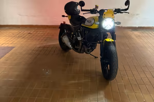 DUCATI SCRAMBLER 800