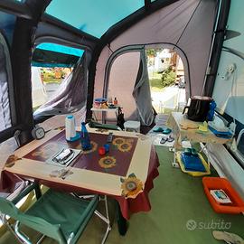 Veranda per camper gonfiabile.