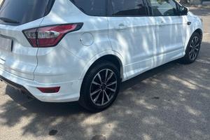 Ford Kuga 1.5 tdi ST-line