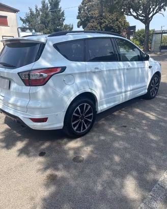 Ford Kuga 1.5 tdi ST-line