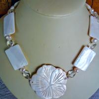 collana in madreperla