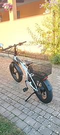 Bicicletta elettrica nuova mai usata