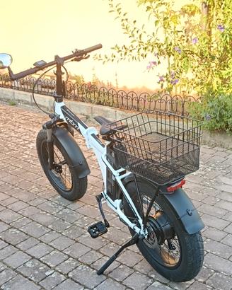 Bicicletta elettrica nuova mai usata