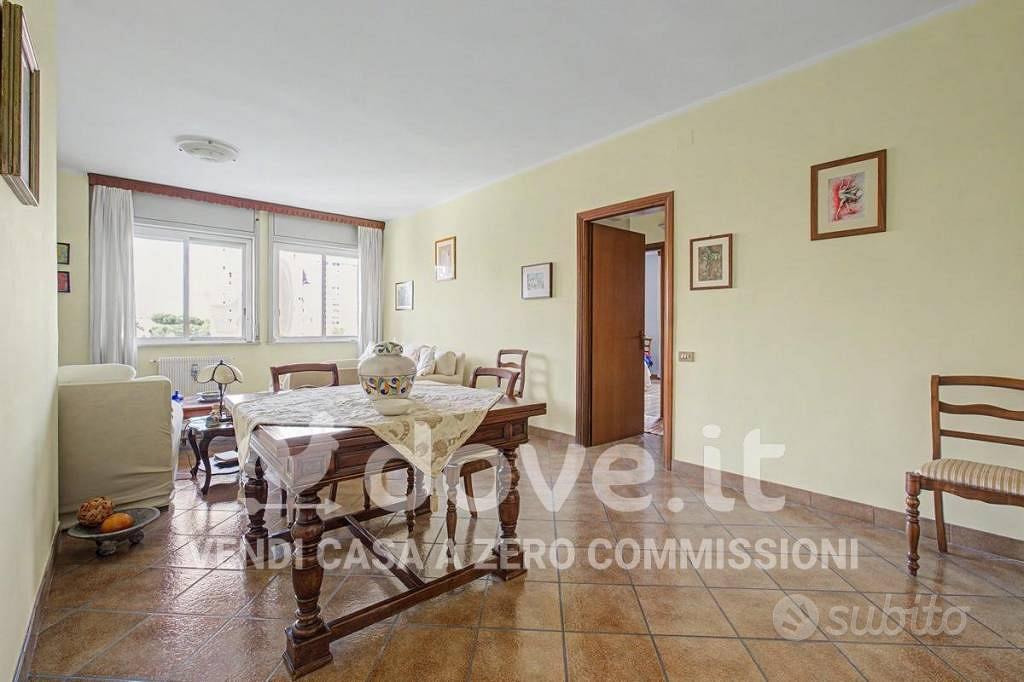Appartamento di 128 m² con 4 locali e box auto a R - Vista 5