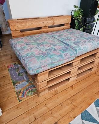 Pallet levigati per letto