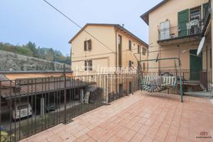 AMPIO TRILOCALE A FONTANELICE CON CANTINA