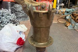 Pompa sentina d'epoca in ottone