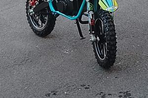 Moto  benzina quasi nuova,usata 5 volte 