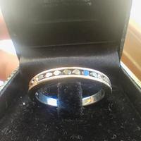 anello oro con diamanti neri