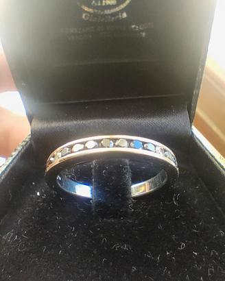anello oro con diamanti neri