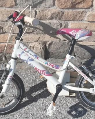 Bicicletta bimbo con pedali 