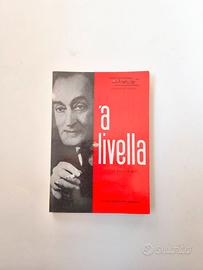 Libro 'A Livella' con poesie napoletane.  - Copert