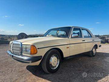 Mercedes-Benz w123 240D
