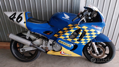 Honda CBR 600F per pista