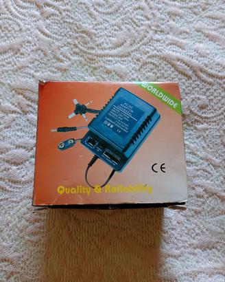 Alimentatore Universale 12V 2A Nuovo Box Aperto