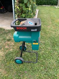 Biotrituratore per rami Bosch 1800 AXT