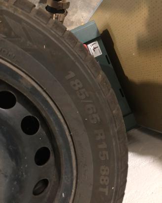 Cerchi fiat doblo r15 con gomme invernali