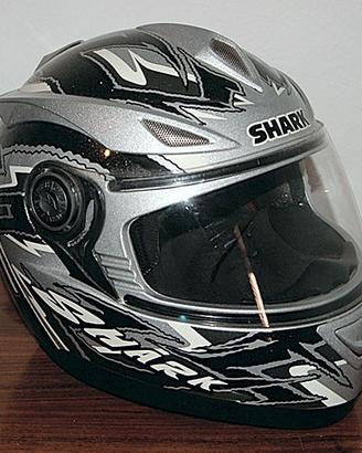 Casco shark tuta spyke stivali gaerne