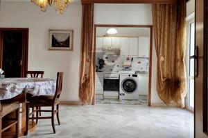 Luminoso trilocale arredato all'ultimo piano in z