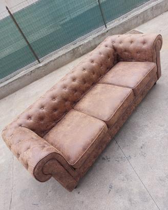 divano chesterfield tre posti 