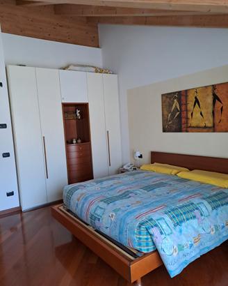 Camera da letto matrimoniale in ciliegio