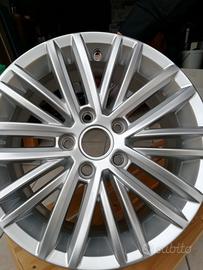 Cerchi in lega VW 5G0601025AT 5X112 6,5X16 ET46