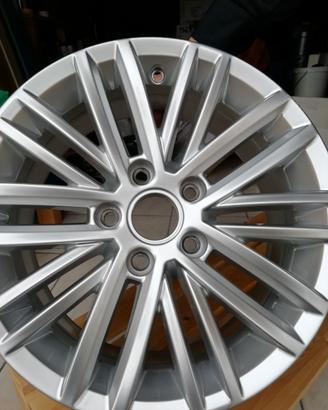 Cerchi in lega VW 5G0601025AT 5X112 6,5X16 ET46