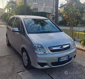 Opel Meriva adatta a neopatentati