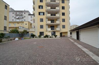 3 LOCALI A SANTA MARIA CAPUA VETERE