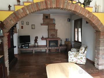 Villa singola con rustico immersa nel verde