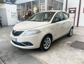 Lancia Ypsilon 1.2 69 CV 5 porte S&S Platinum Edit