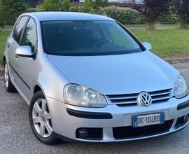 Volkswagen golf 5 serie 1.6 benzina metano