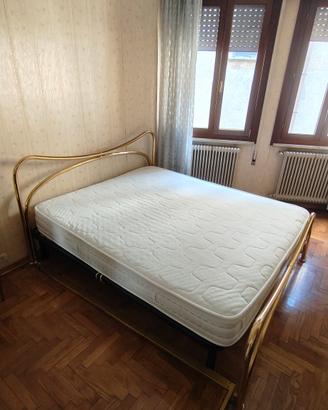 Struttura letto matrimoniale in ottone 