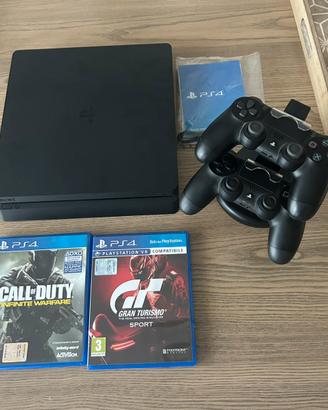 PS4 + 2 controller + 2 giochi