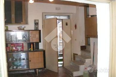 3 LOCALI A OLEVANO ROMANO