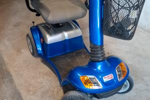 scooter per mobilità ridotta e anziani