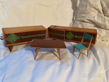 Mobili per casa delle bambole anni 60