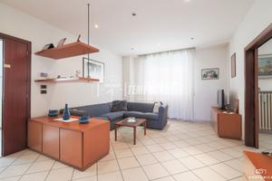 APPARTAMENTO CON TAVERNETTA IN SOLUZIONE BIFAMILIA