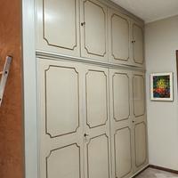 Armadio vintage elegante a incasso, anni 60 -70
