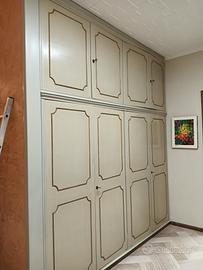 Armadio vintage elegante a incasso, anni 60 -70