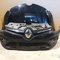 Clio nera 2017 frontale completo